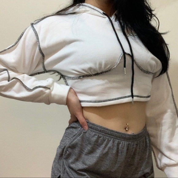 ‼️SOLD‼️ Stitch trim croptop hoodie - Picture 4 of 8